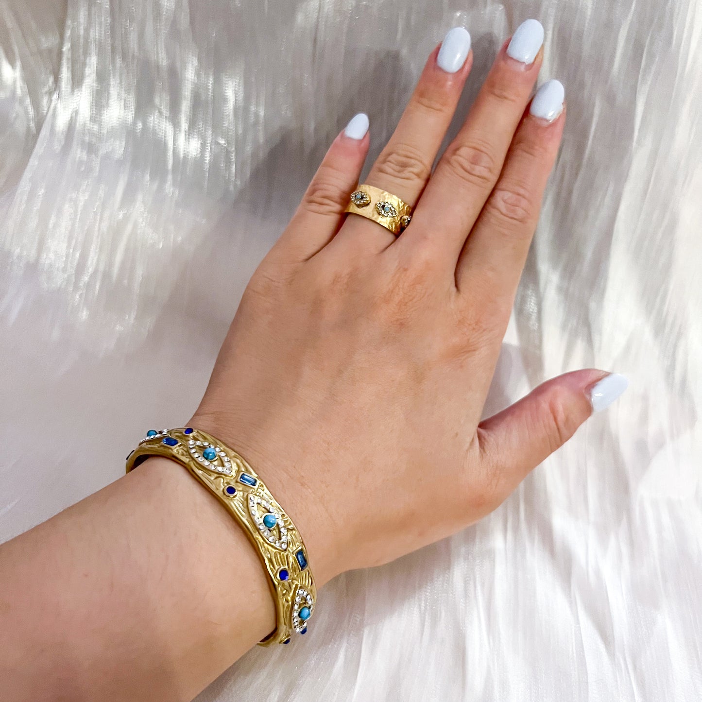 Look Isis Ojo Dorado （Brazalete & Anillo）