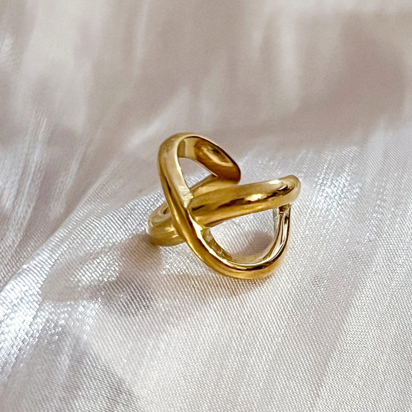 Cuff Nudo Dorado