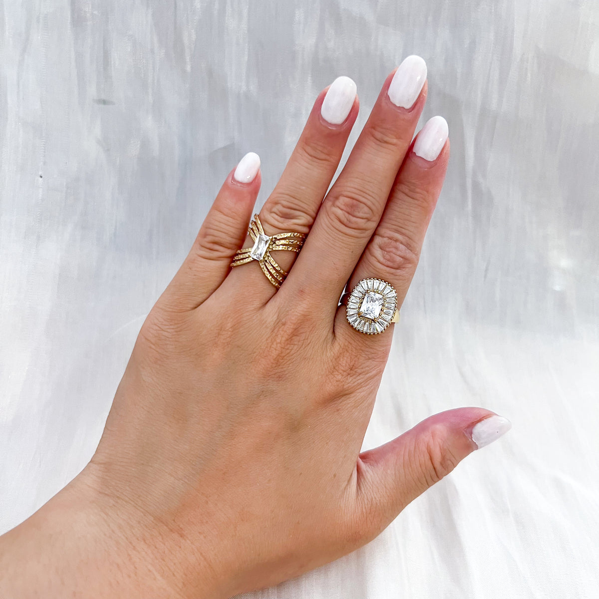 Anillo Met Gala（Talla 18-19）Brillo grande