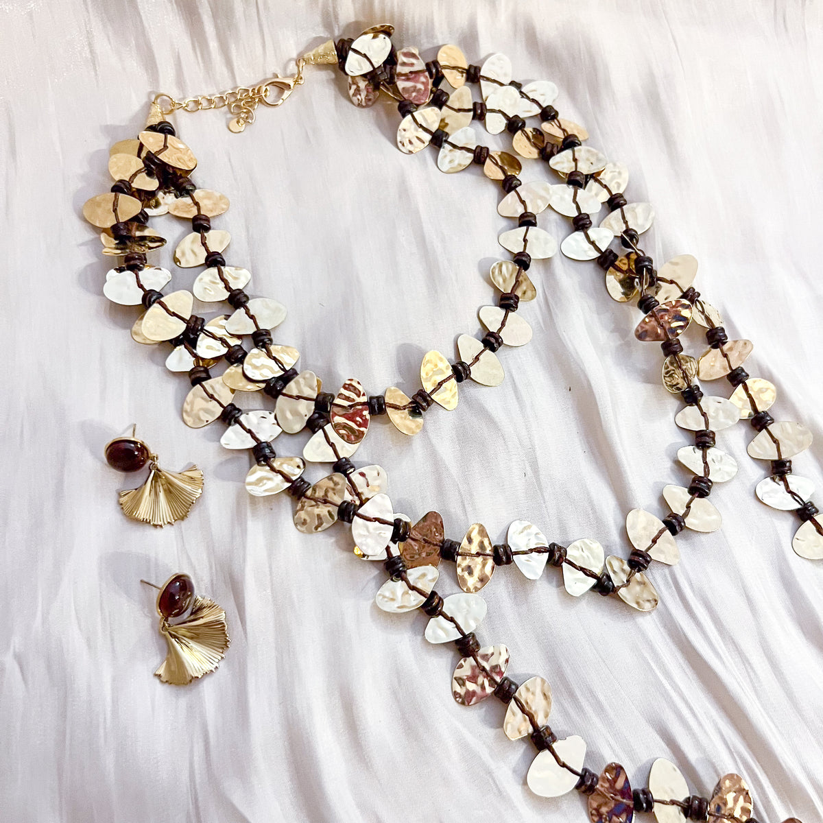 Look Sahara （collar& pendiente）dorado