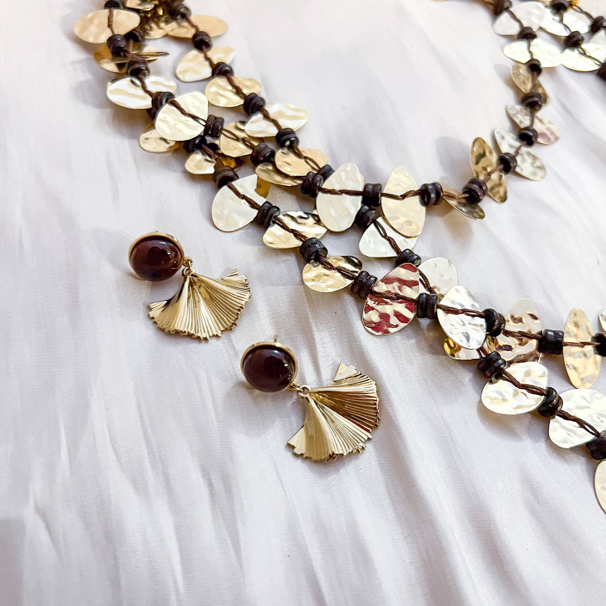 Look Sahara （collar& pendiente）dorado