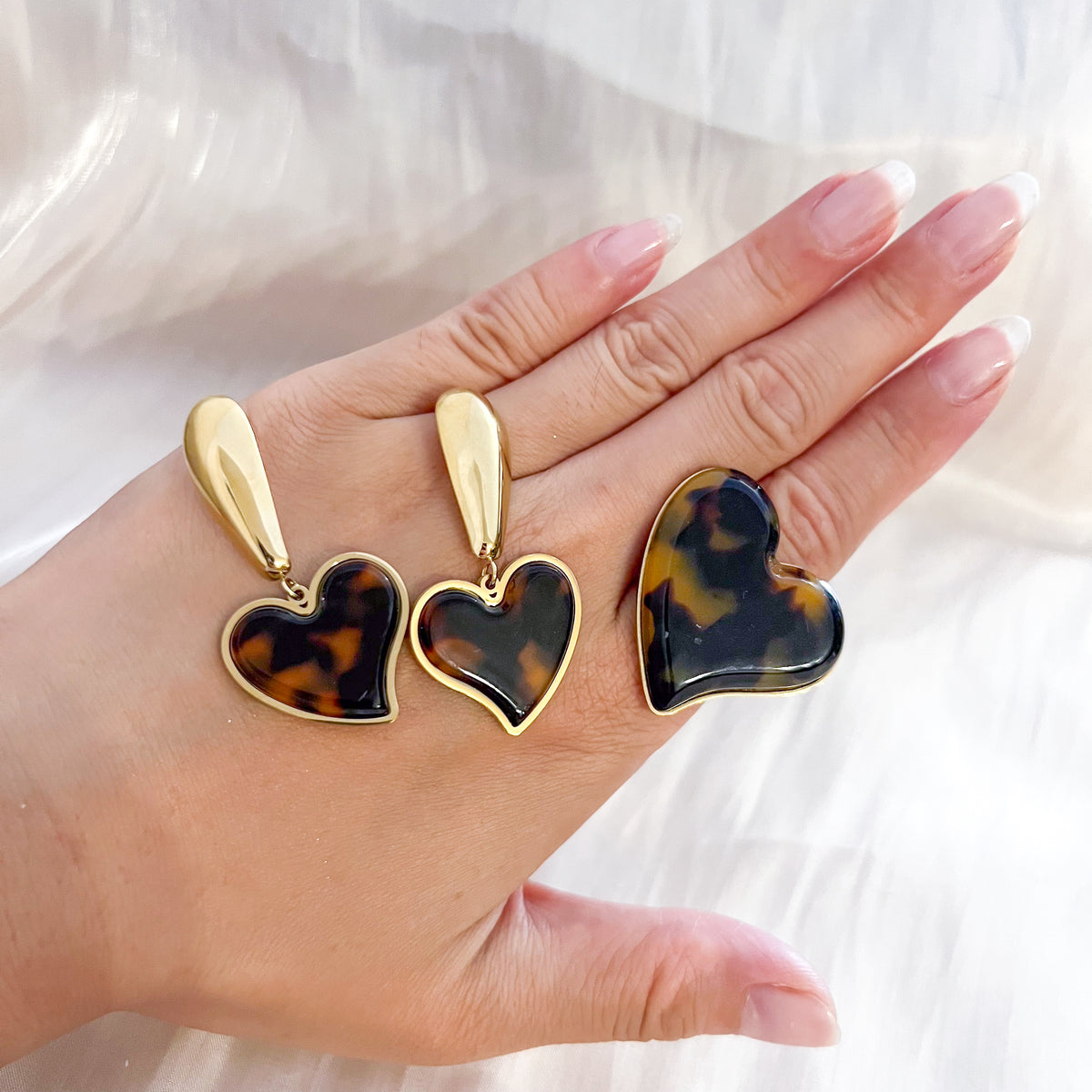 Look Naira Corazones Acero（pendiente& anillo）