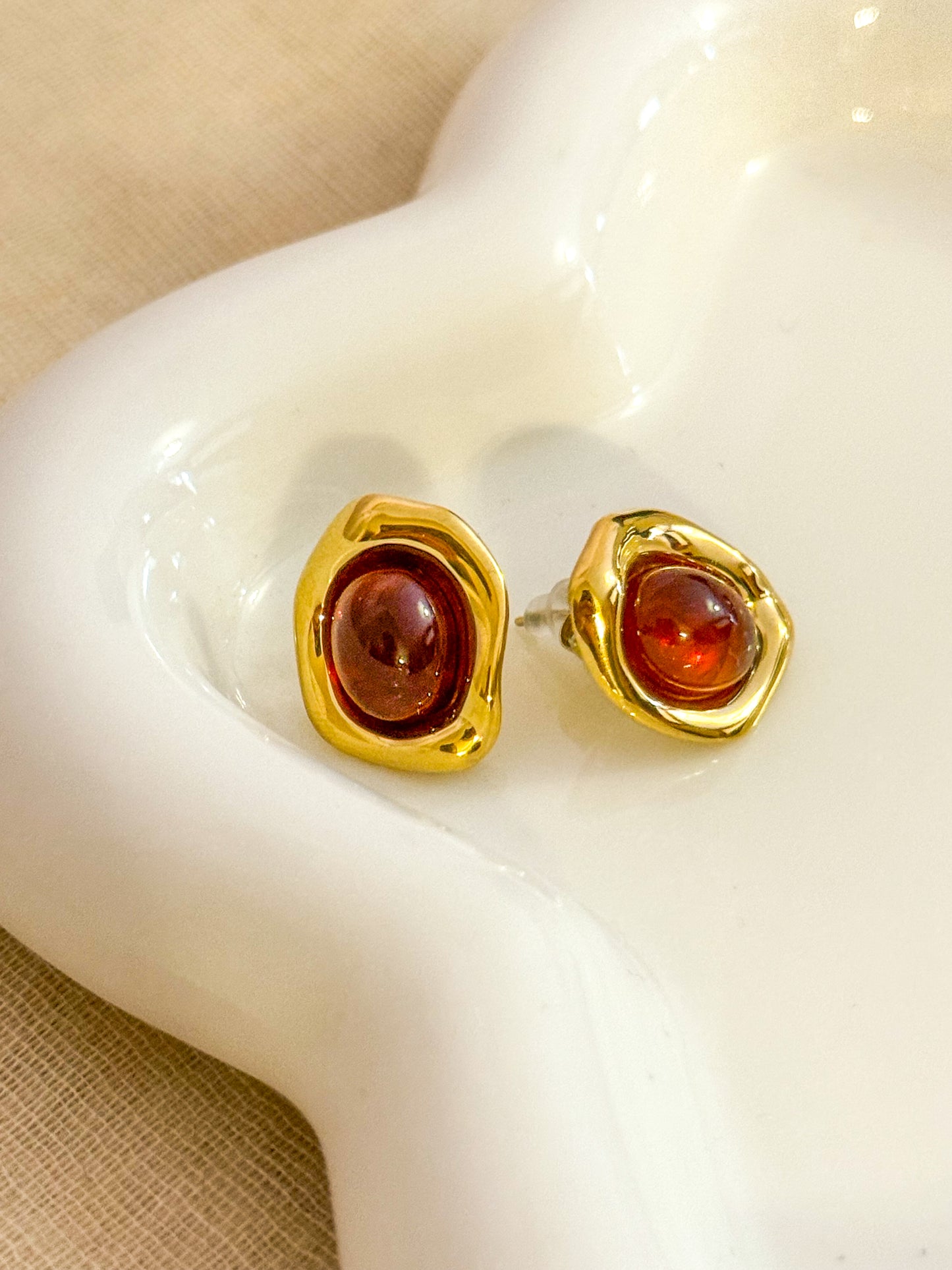 Pendientes Esfera Dorada （marrón）
