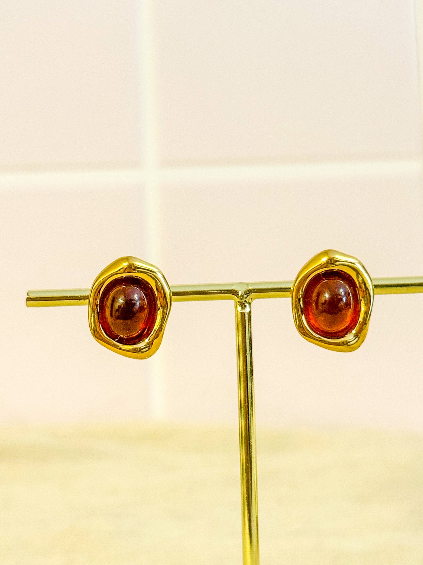 Pendientes Esfera Dorada （marrón）