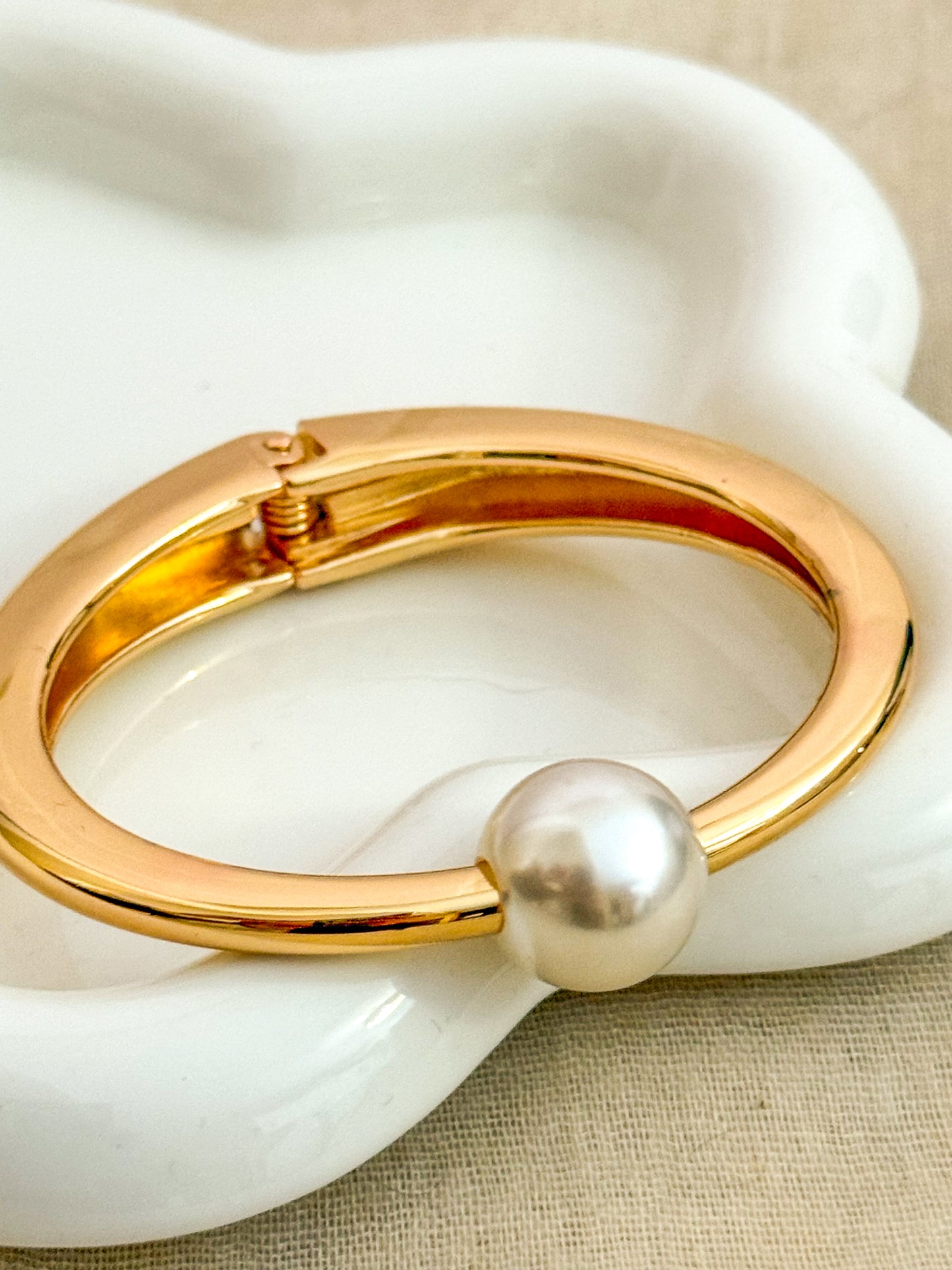 Pulsera Sirena Dorada（Brazalete Minimal） – Acero Inoxidable