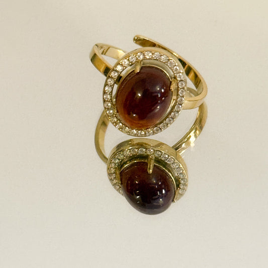 Anillo Órbita Dorada（Piedra oval brillante） – Ajustable