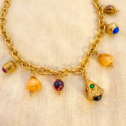 Collar Amuleto Dorado（Charms de color vintage）– Acero Inoxidable