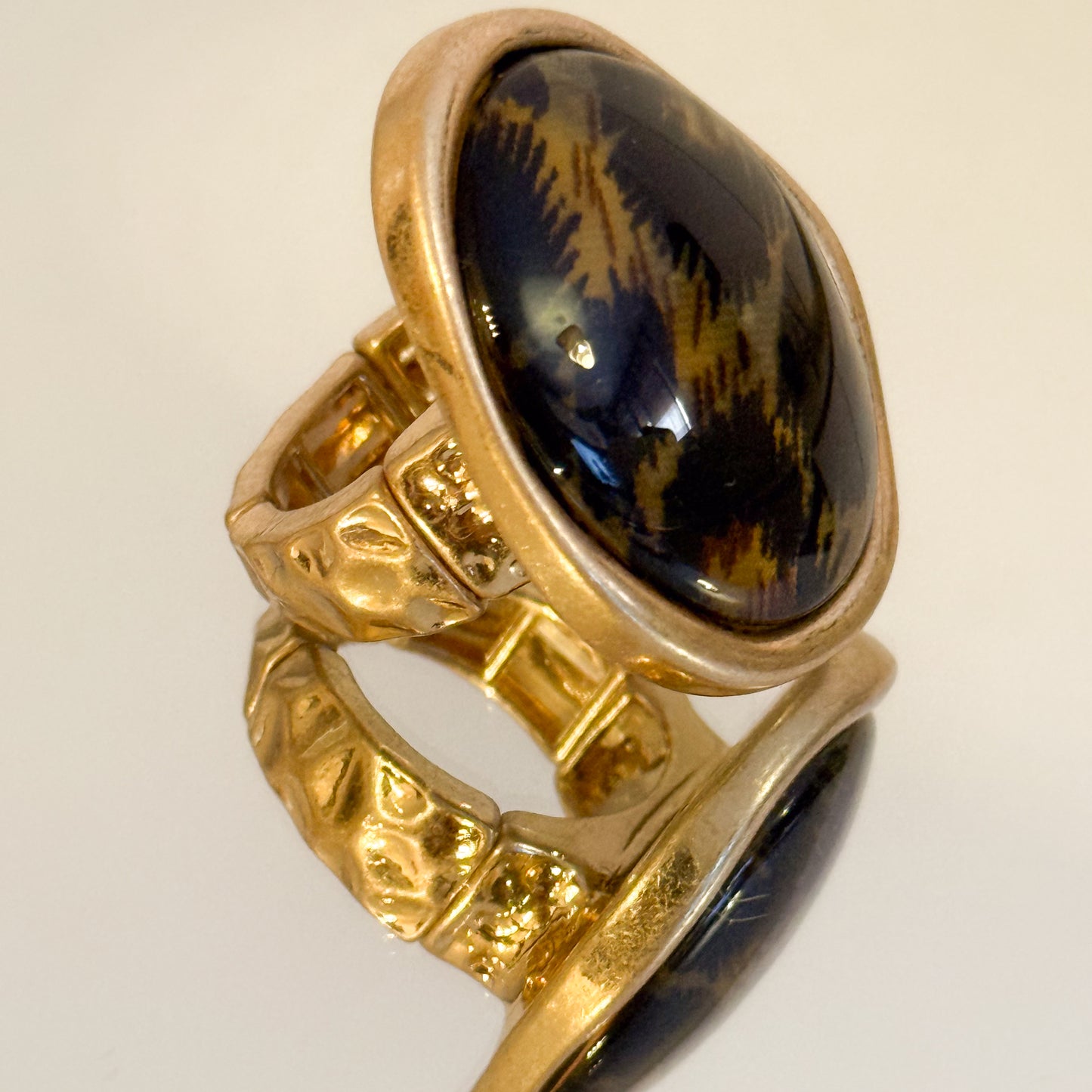 Look Salvaje Dorado（Diseño marmolado redondo）