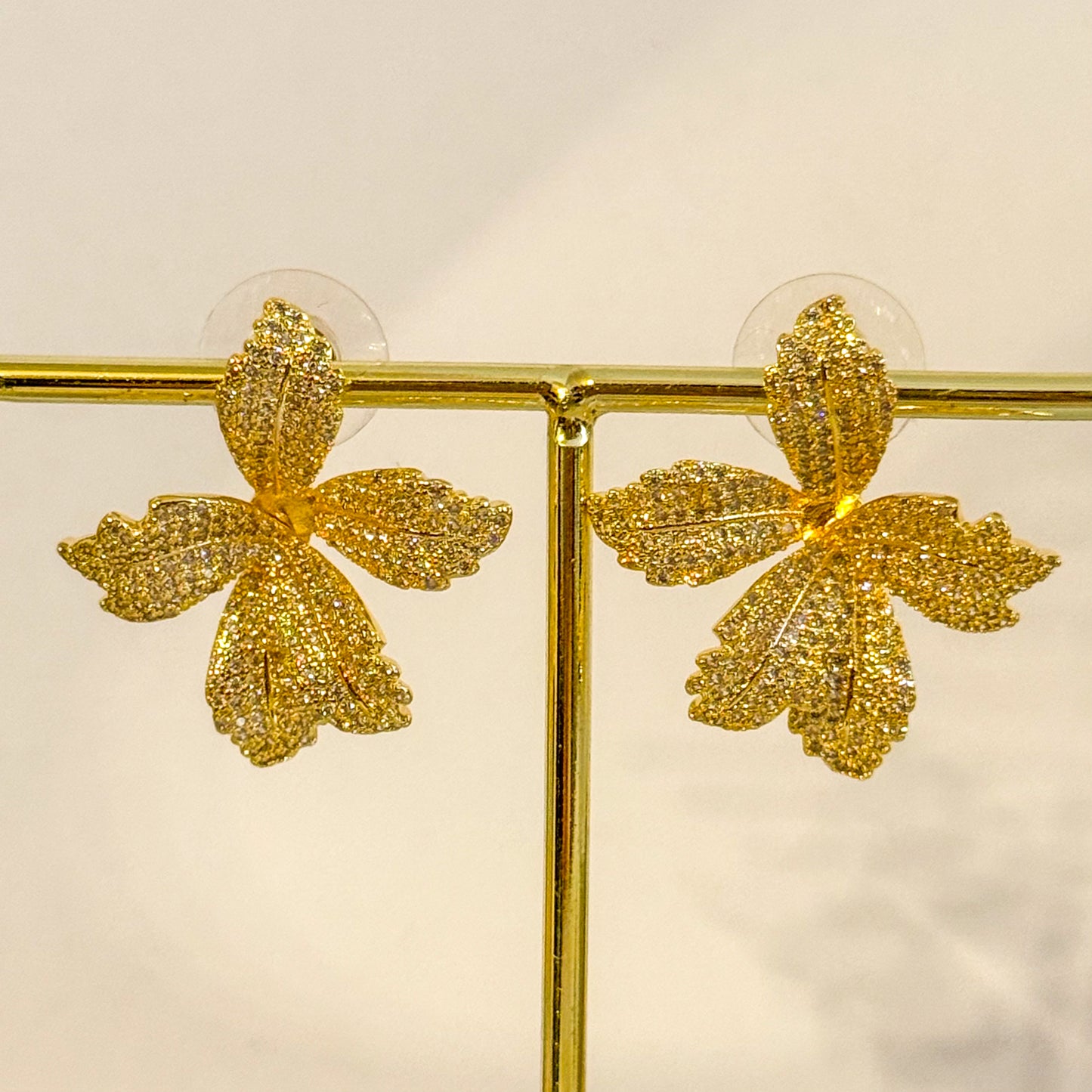 Pendientes Gardenia Dorada（Flor grande ）Dos colores