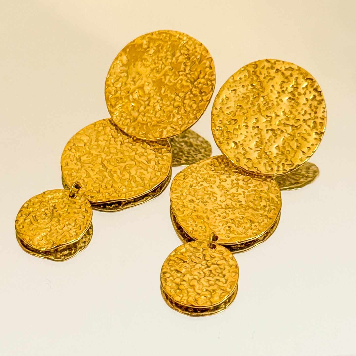 Pendientes Galatea（Discos martillados）