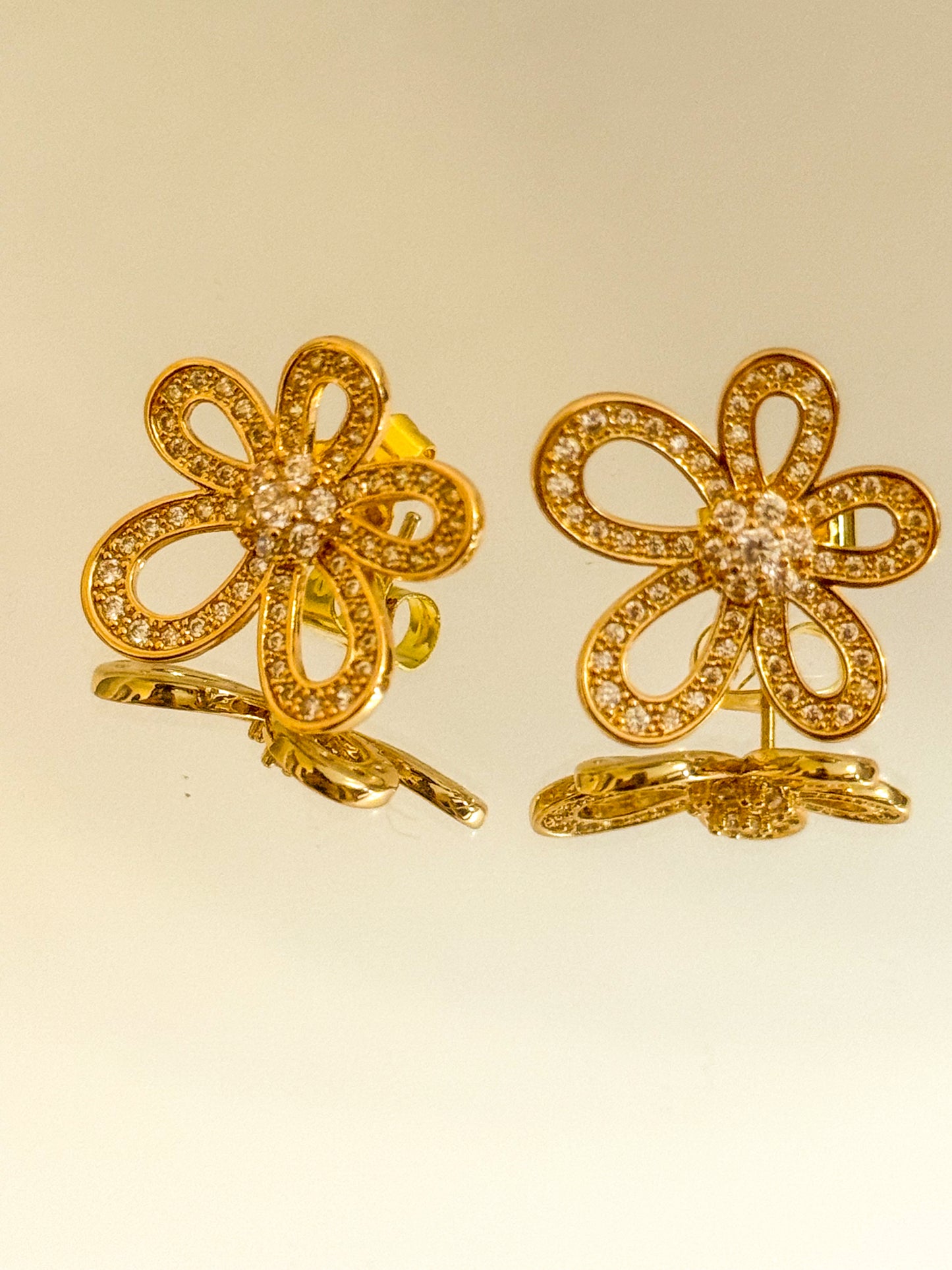 Pendientes Dalia Prisma（Flor multicolor）