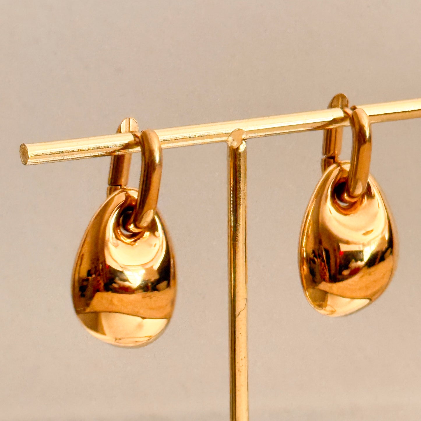 Pendientes Gota de Sol（Acero inoxidable dorado）