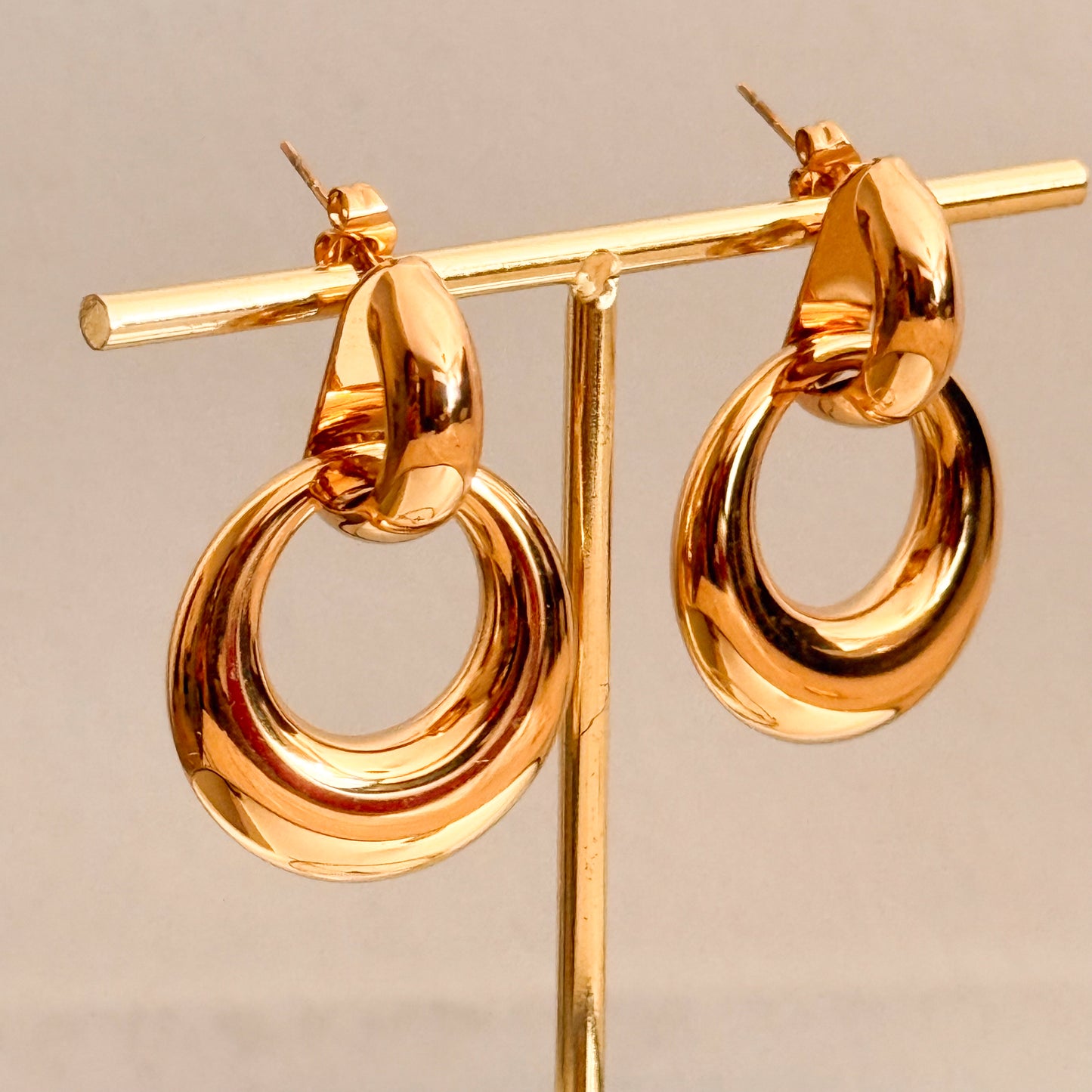 Pendientes Círculo Dorado（Aros escultóricos）