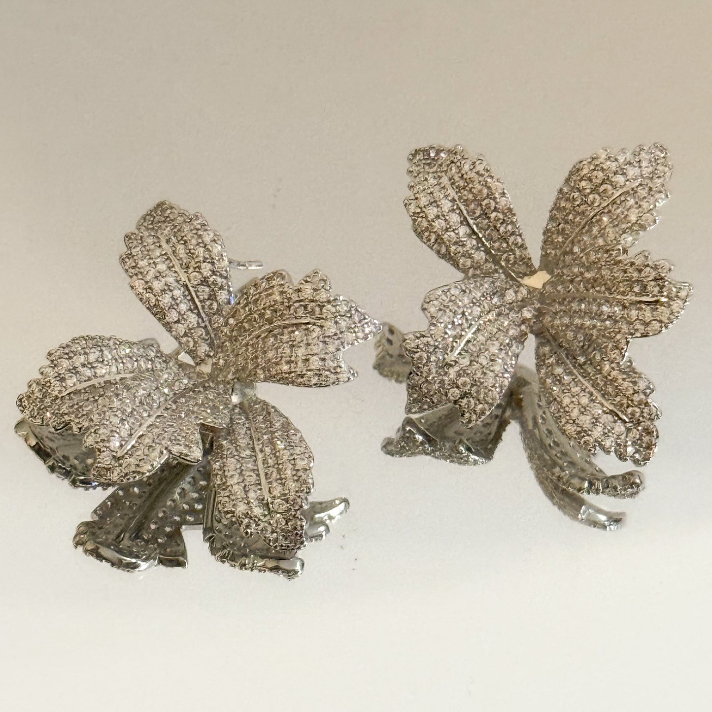 Pendientes Gardenia Dorada（Flor grande ）Dos colores