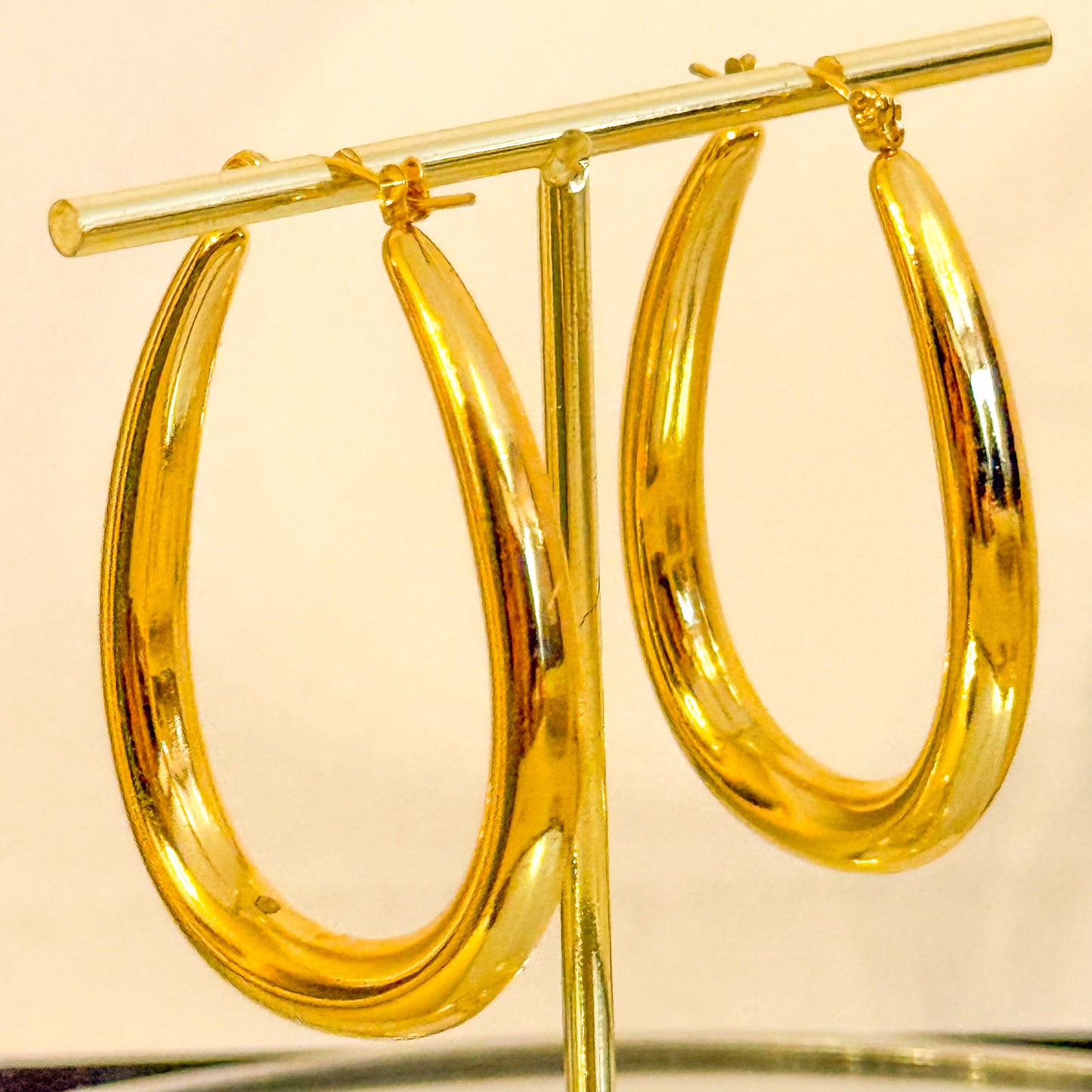 Pendientes Solene（Aros elegantes en lágrima）