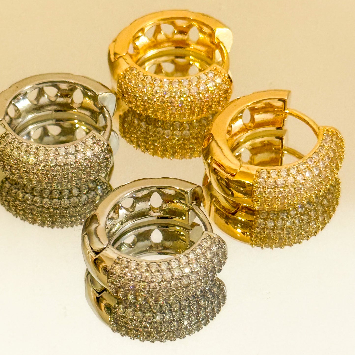 Pendientes Bruma de Luz（ Aro Brillo Dorado / Plateado）