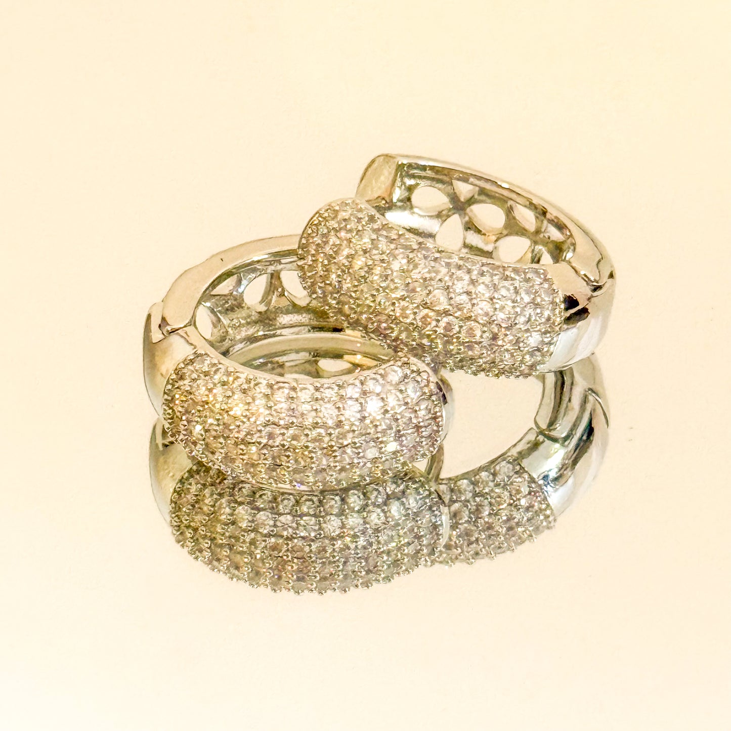 Pendientes Bruma de Luz（ Aro Brillo Dorado / Plateado）