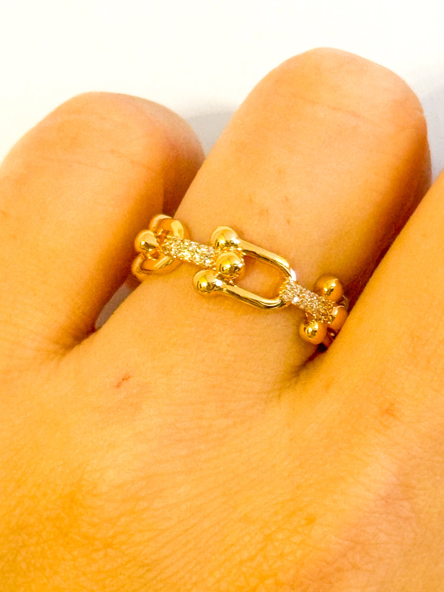 Anillo Eslabon Real (Dorado con detalle de circonitas)