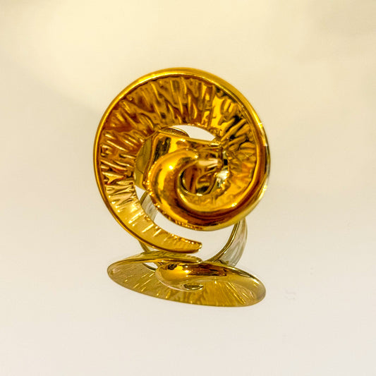 Anillo Espiral Dorada (Curva Esculpida) – Ajustable