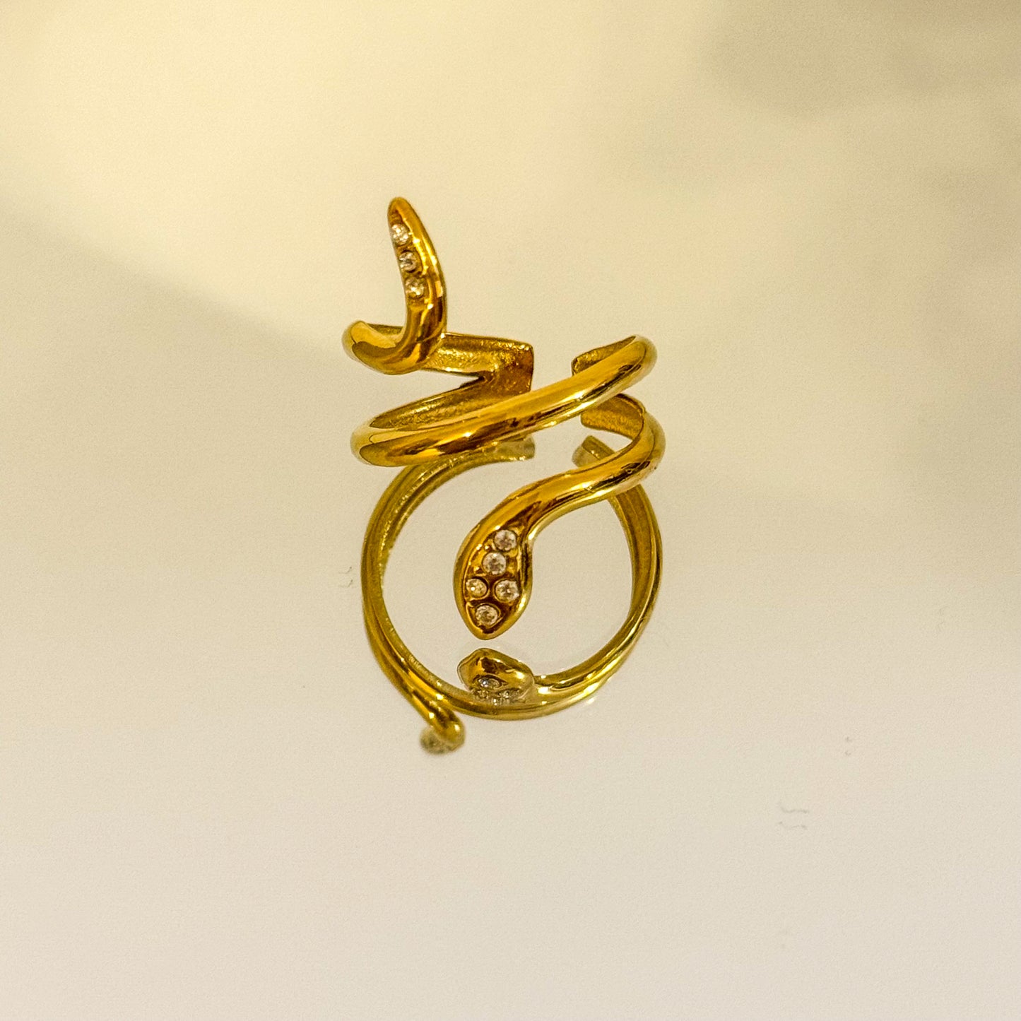 Anillo Serpiente Luz (Curva Mística) – Ajustable
