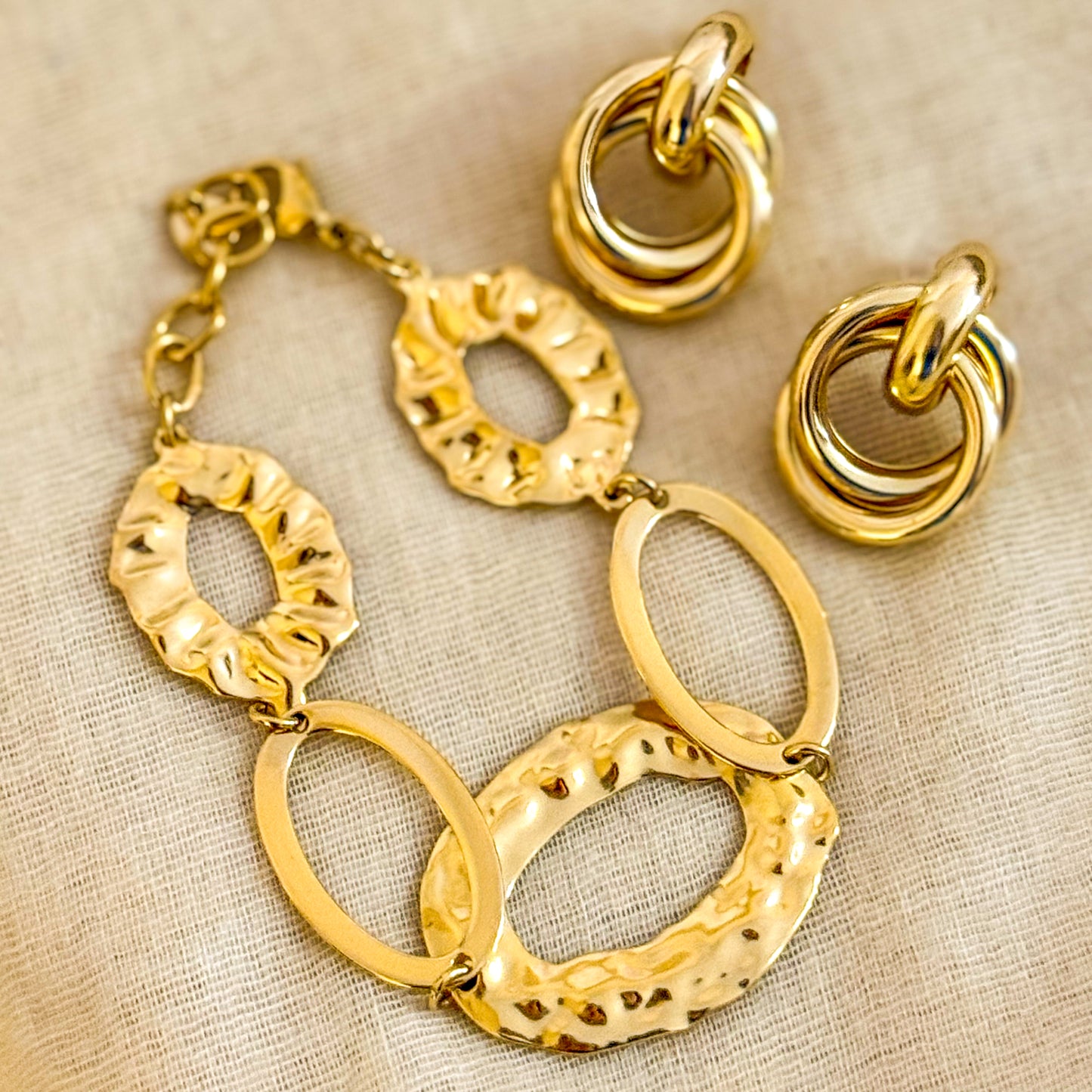 Pulsera Horizonte Dorado（Ovalos Artesanales）