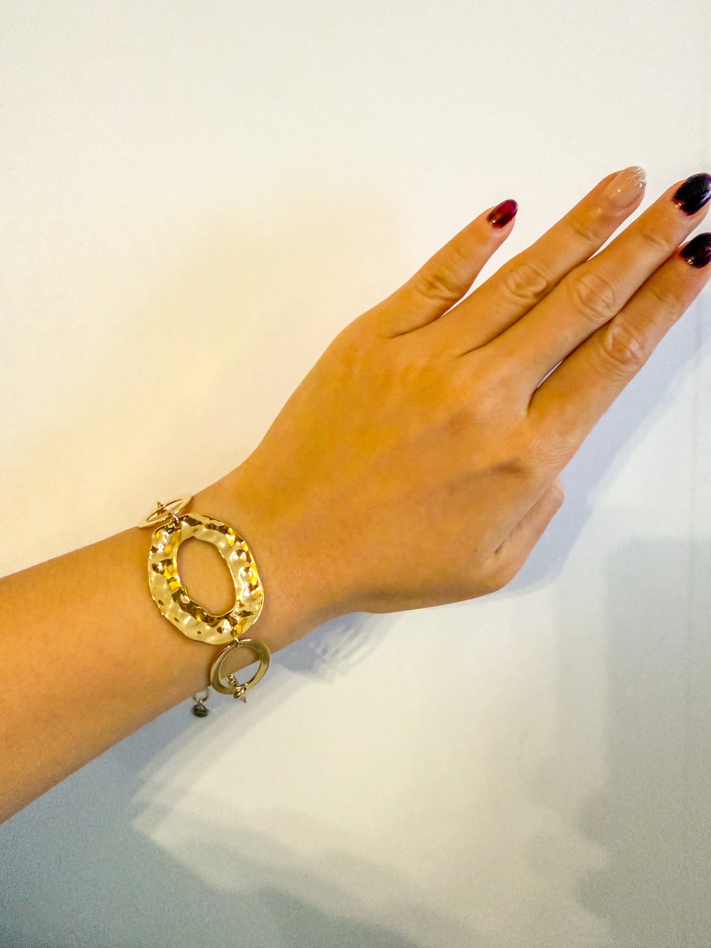 Pulsera Horizonte Dorado（Ovalos Artesanales）