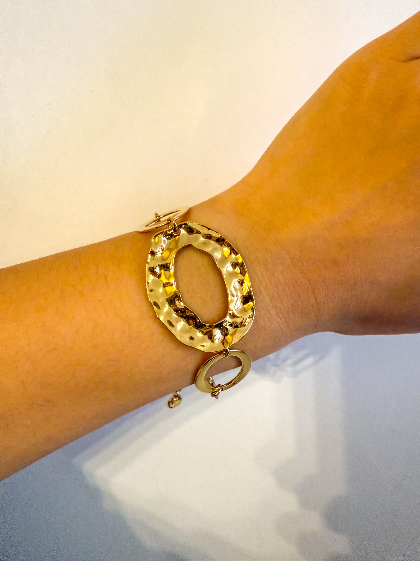 Pulsera Horizonte Dorado（Ovalos Artesanales）