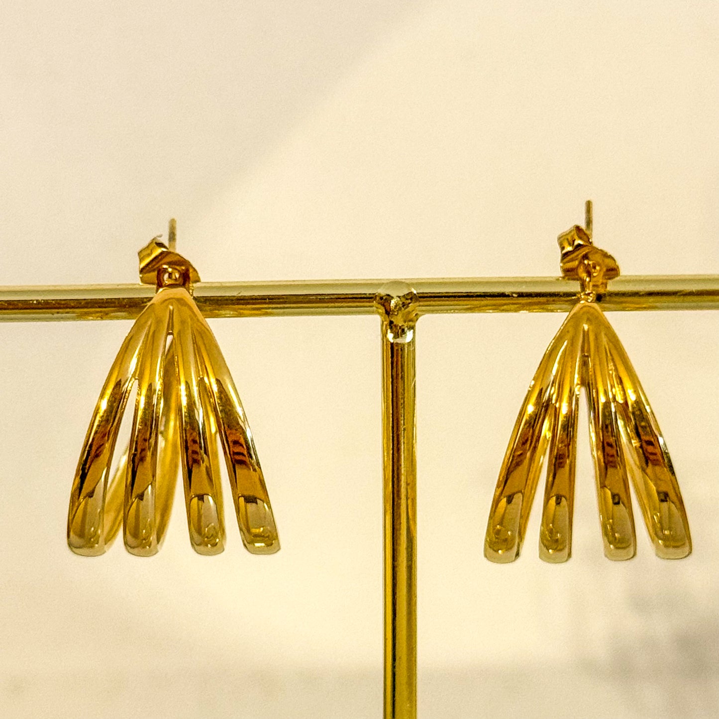 Pendiente Patita Dorado (Ajustable al lóbulo)