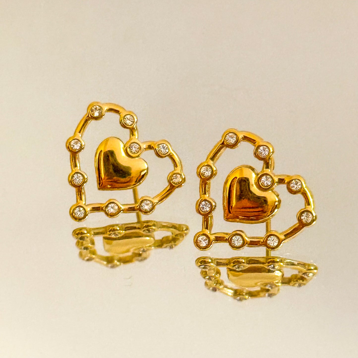 Pendientes Corazón Radiante (Marco Brillante)