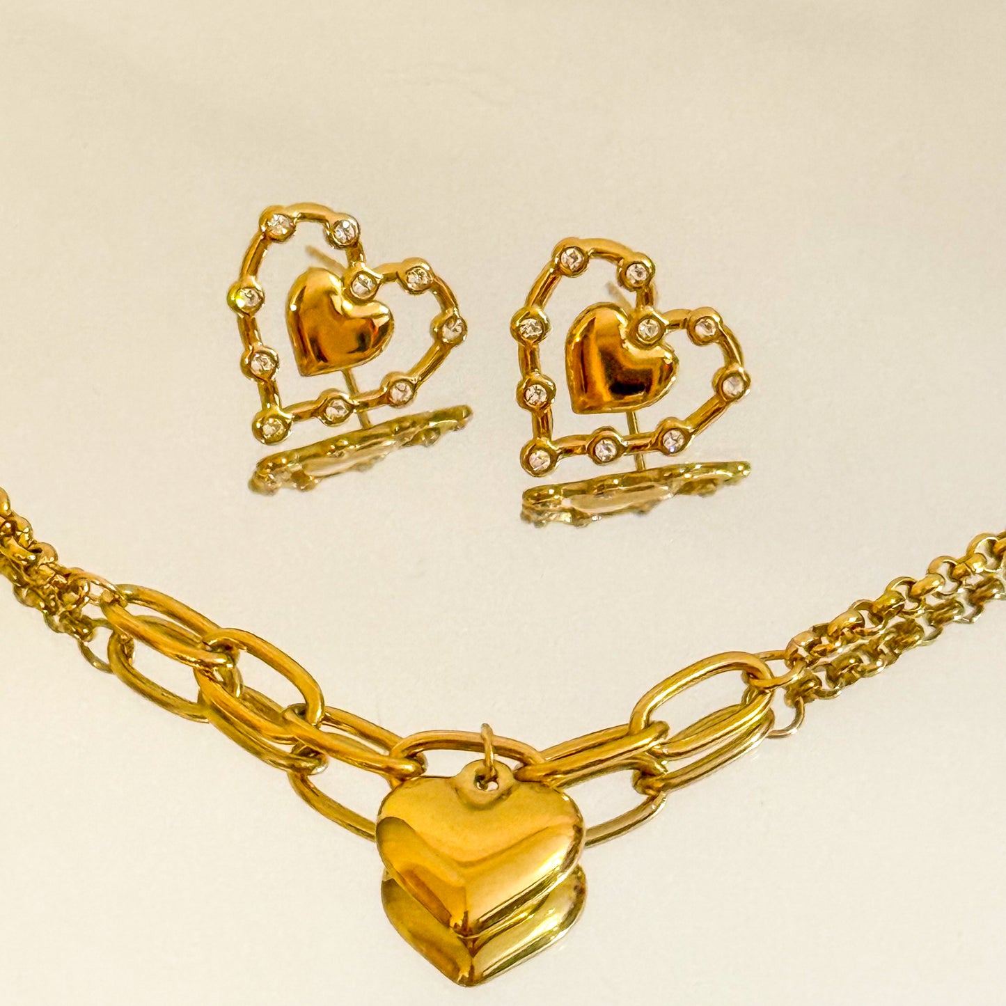 Pendientes Corazón Radiante (Marco Brillante)