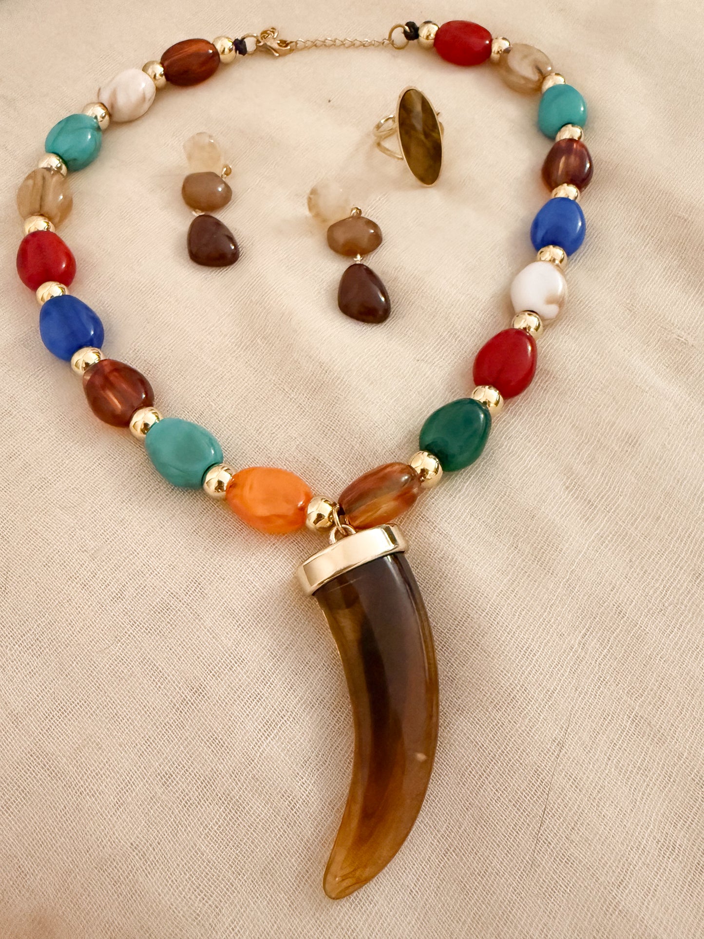 Collar Origen Tribal (Cuerno Ámbar Multicolor)