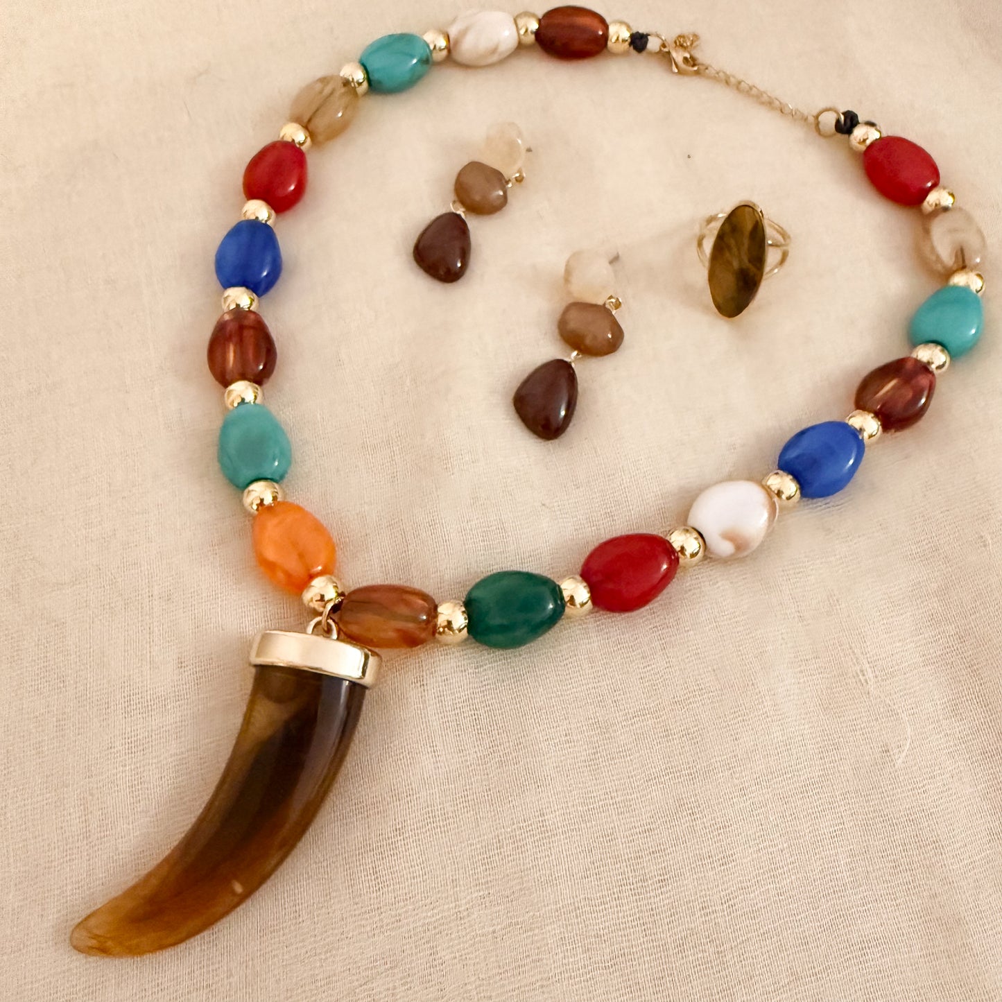 Collar Origen Tribal (Cuerno Ámbar Multicolor)