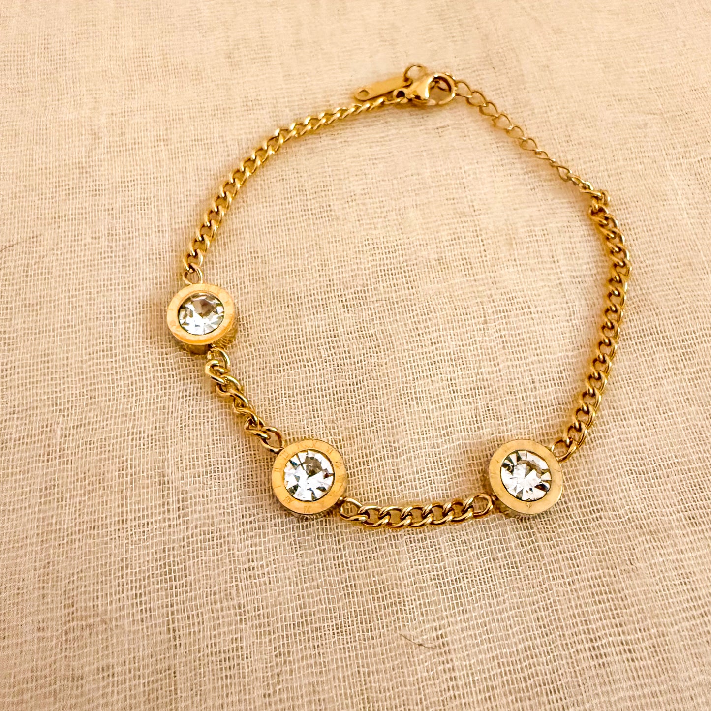 Pulsera Brillo Triple (LETRA ROMA )