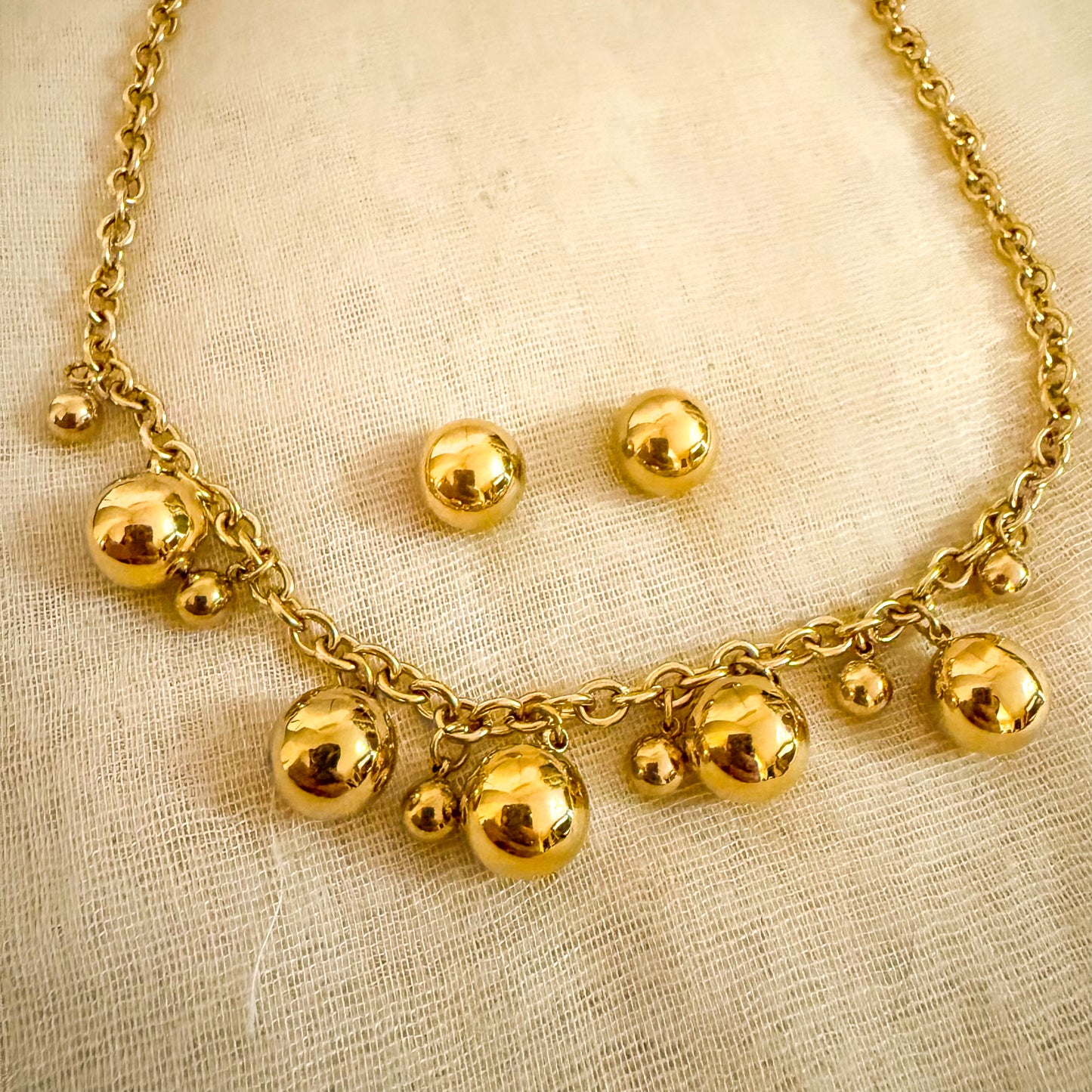 Look Elin（collar bolita+ pulsera + pendiente bolita）