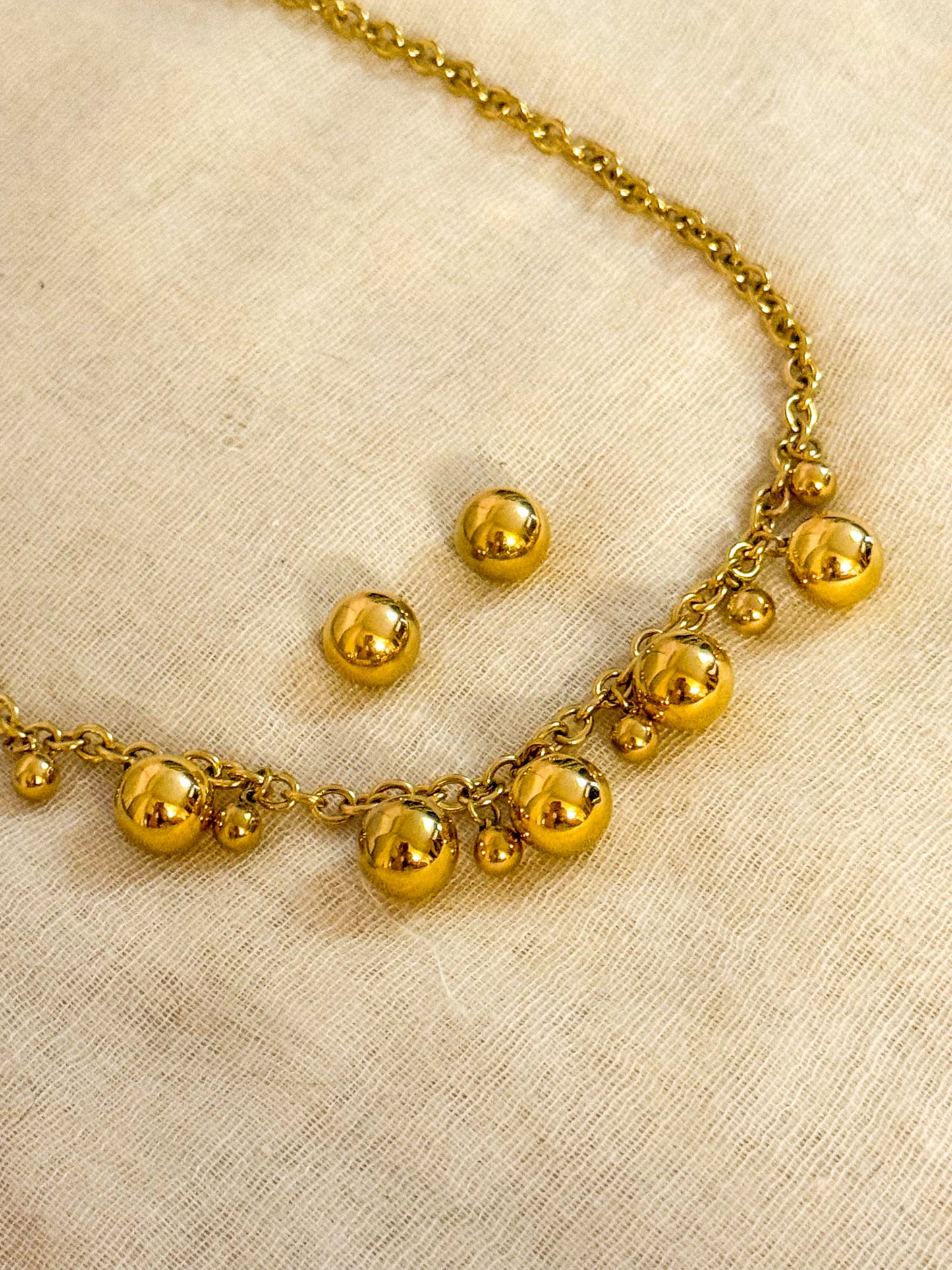 Look Elin（collar bolita+ pulsera + pendiente bolita）