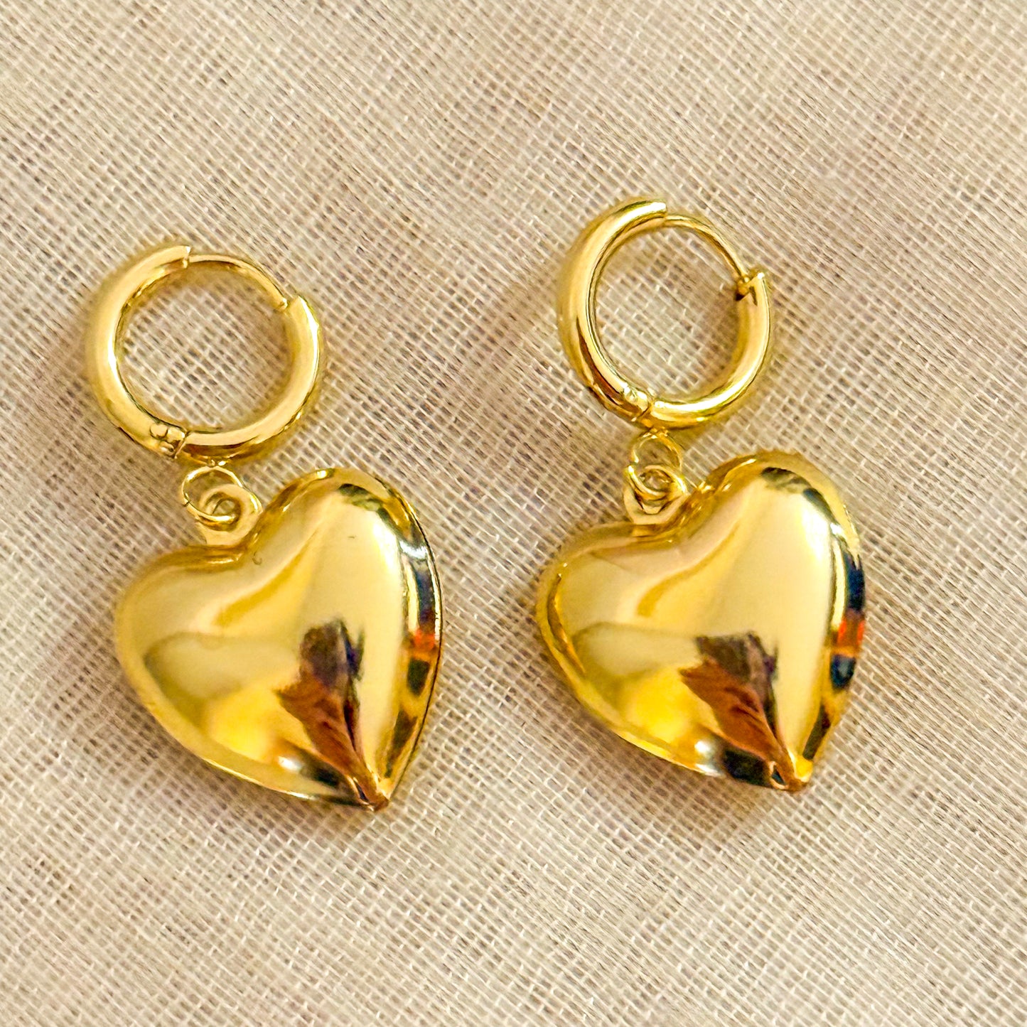 Pendientes Corazón Dorado Colgante（Acabado Espejo）