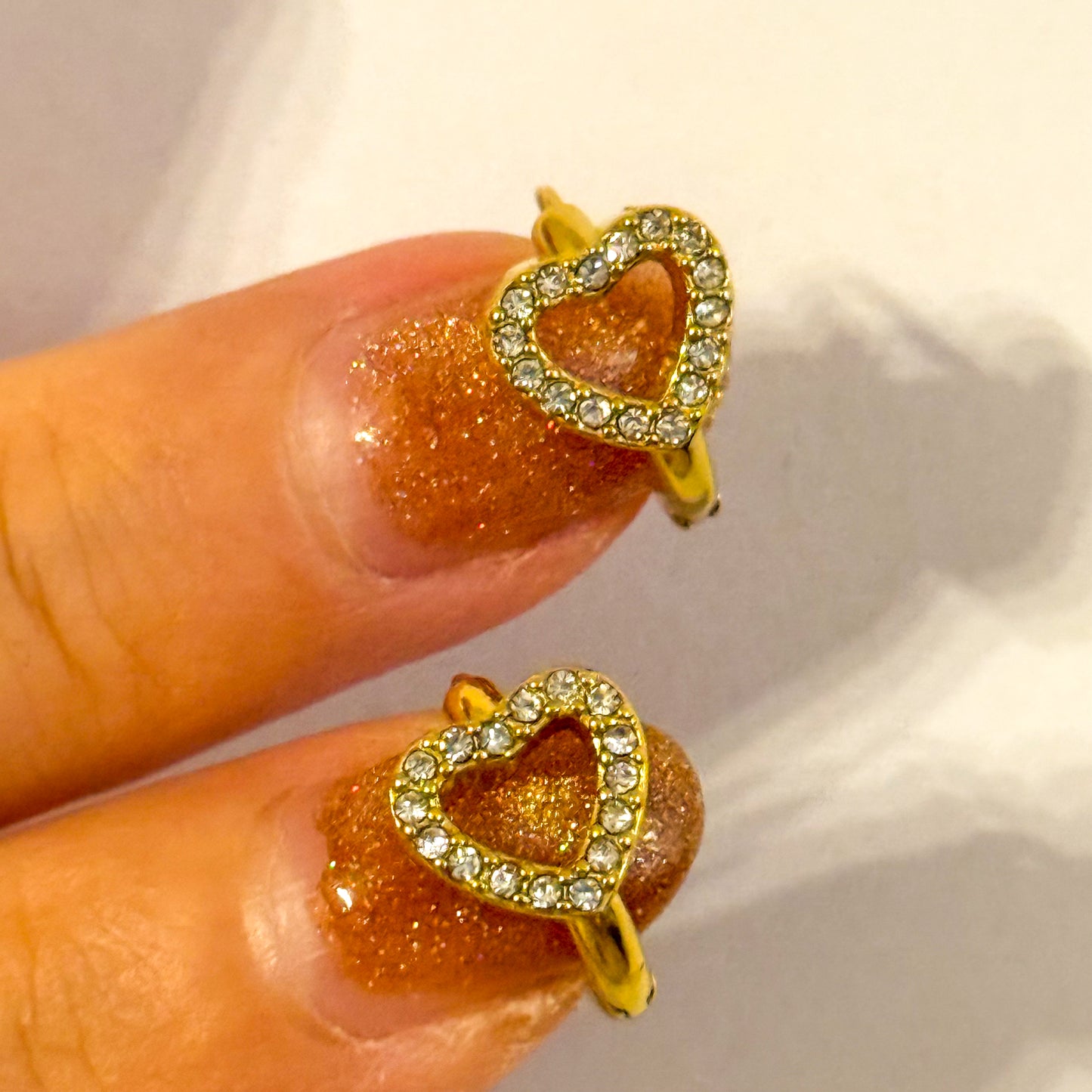 Pendientes Corazón Brillo Infinito（Dorado + Circonitas）