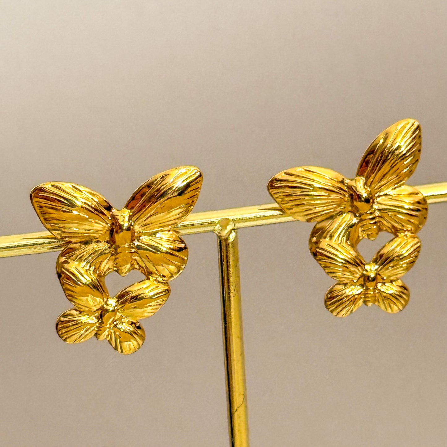 Pendientes Mariposa Doble Dorada