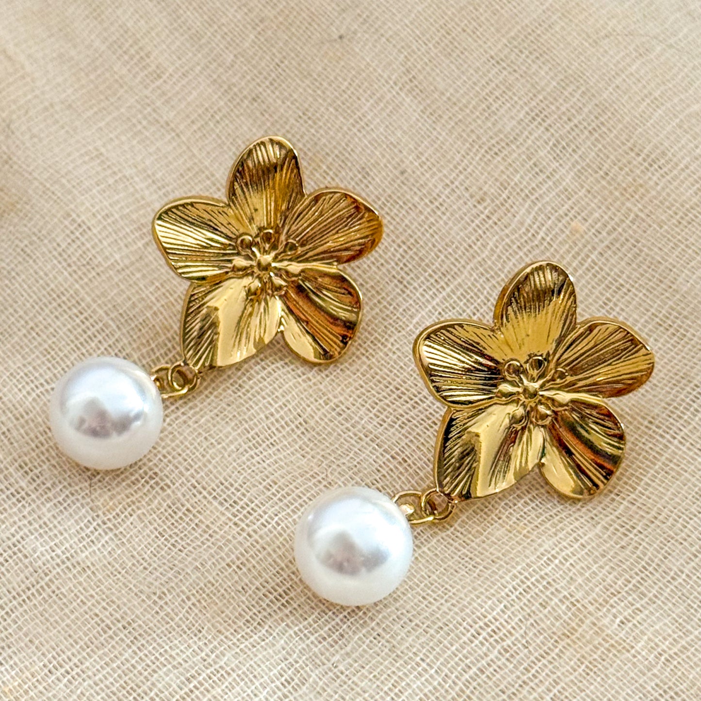 Pendientes Flor encanto ( Esfera Colgante)