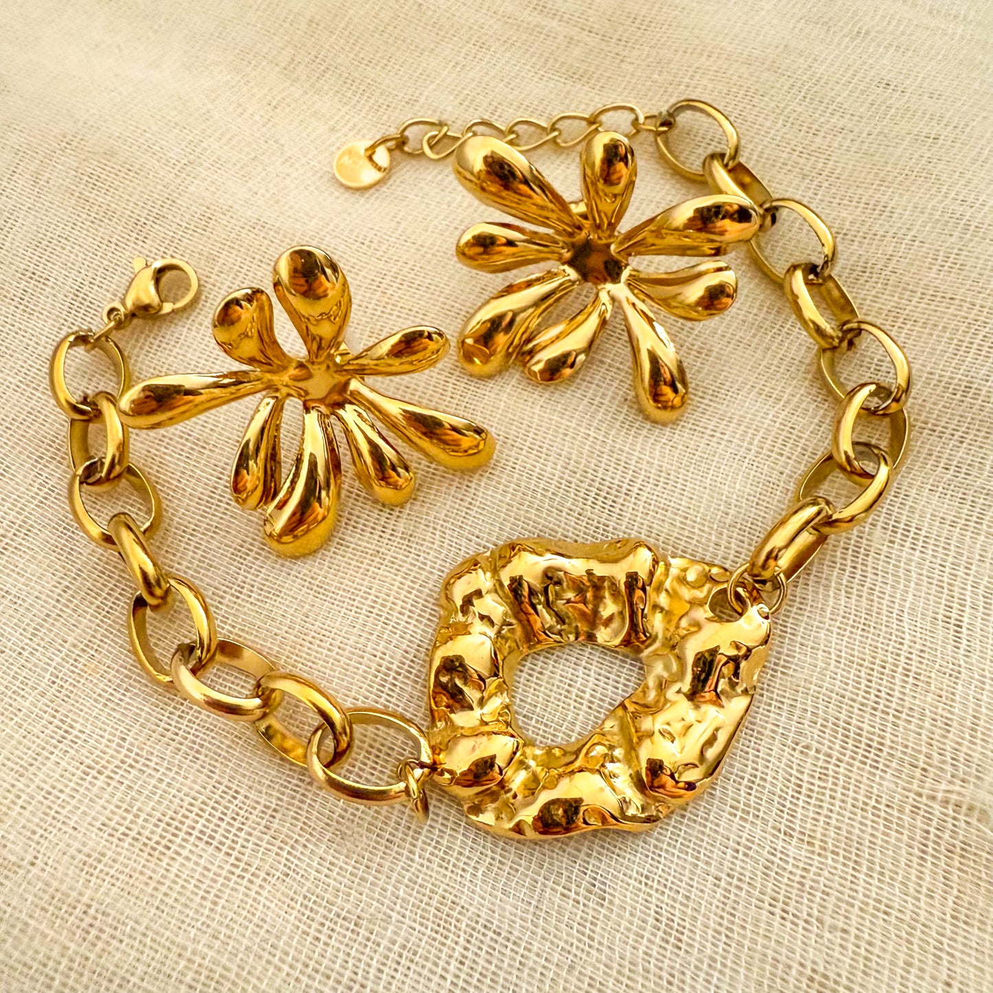 Pulsera Esencia Dorada  （ Cadena con Pieza Orgánica Central）