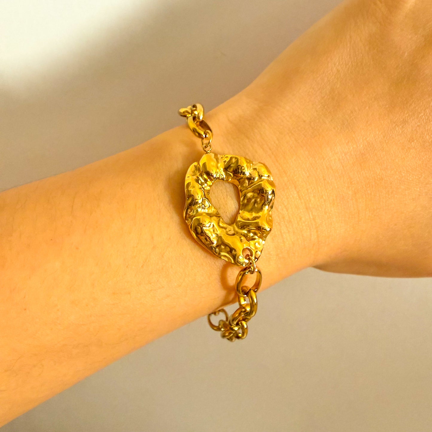 Pulsera Esencia Dorada  （ Cadena con Pieza Orgánica Central）