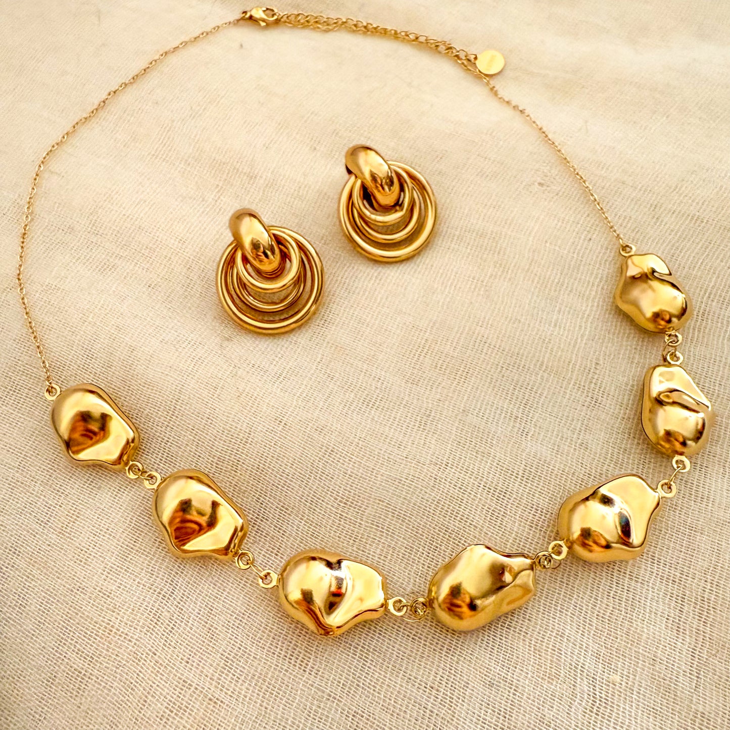 Collar Brisa Dorada  （Granos Orgánicas Doradas）