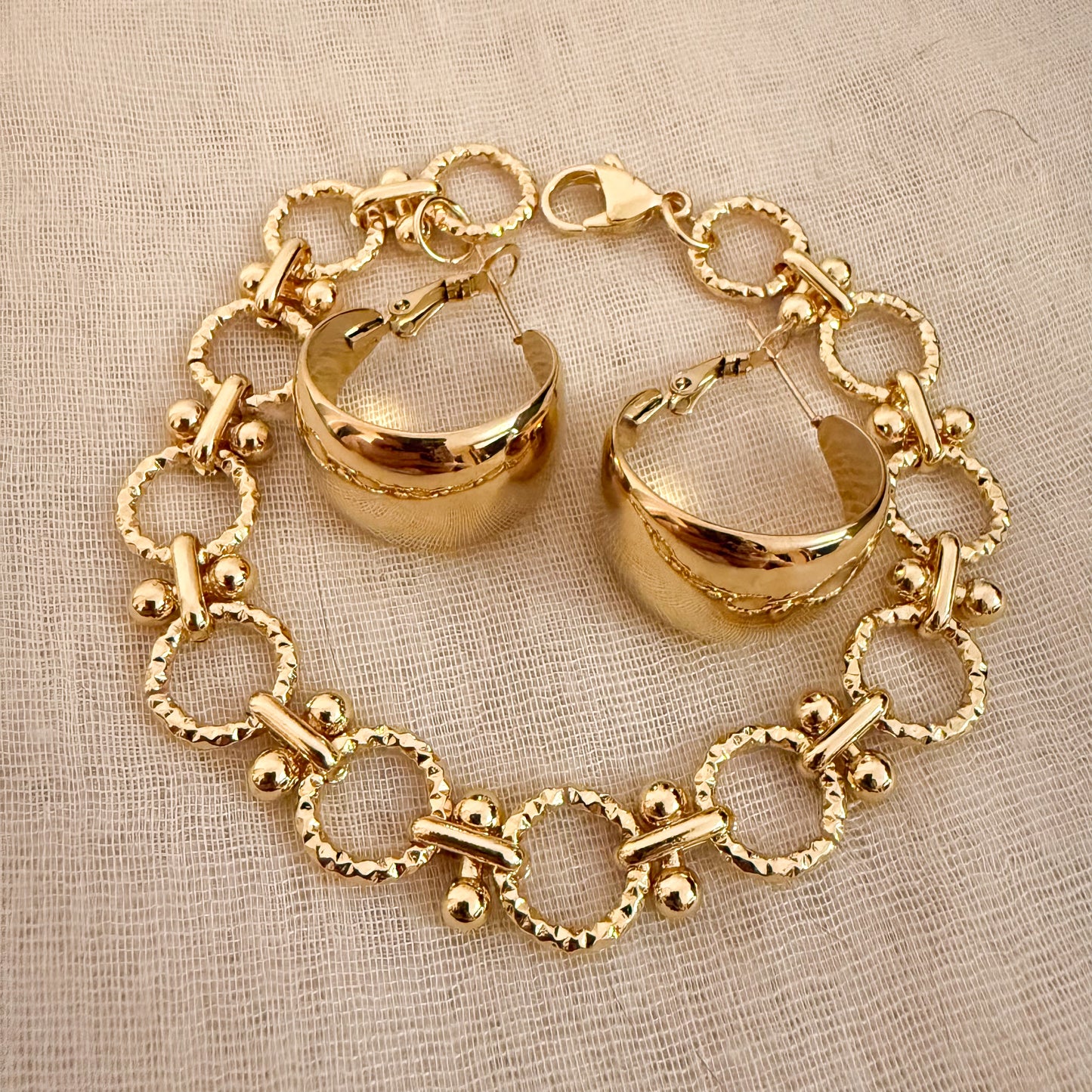 Pulsera Ritmo Dorado  （Pulsera Círculos Texturizados ）