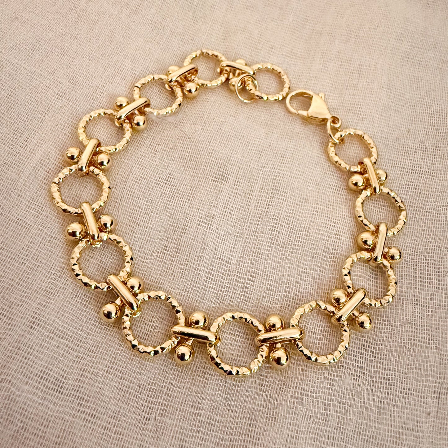 Pulsera Ritmo Dorado  （Pulsera Círculos Texturizados ）