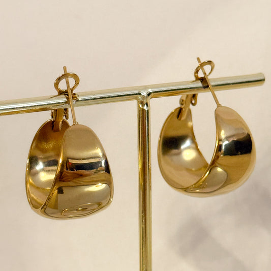 Pendientes Luna Dorada  （ Volumen Dorado Pulido）