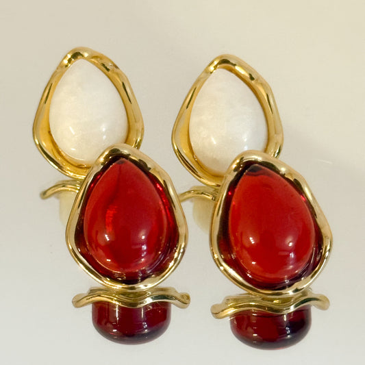 Pendientes Gota Suave  （Blanca/Rojo Dorada）