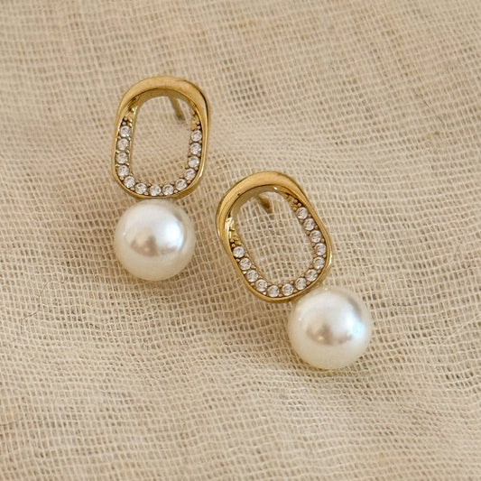 Pendientes Luz Serena  （ Óvalo Blanco con Circonitas）