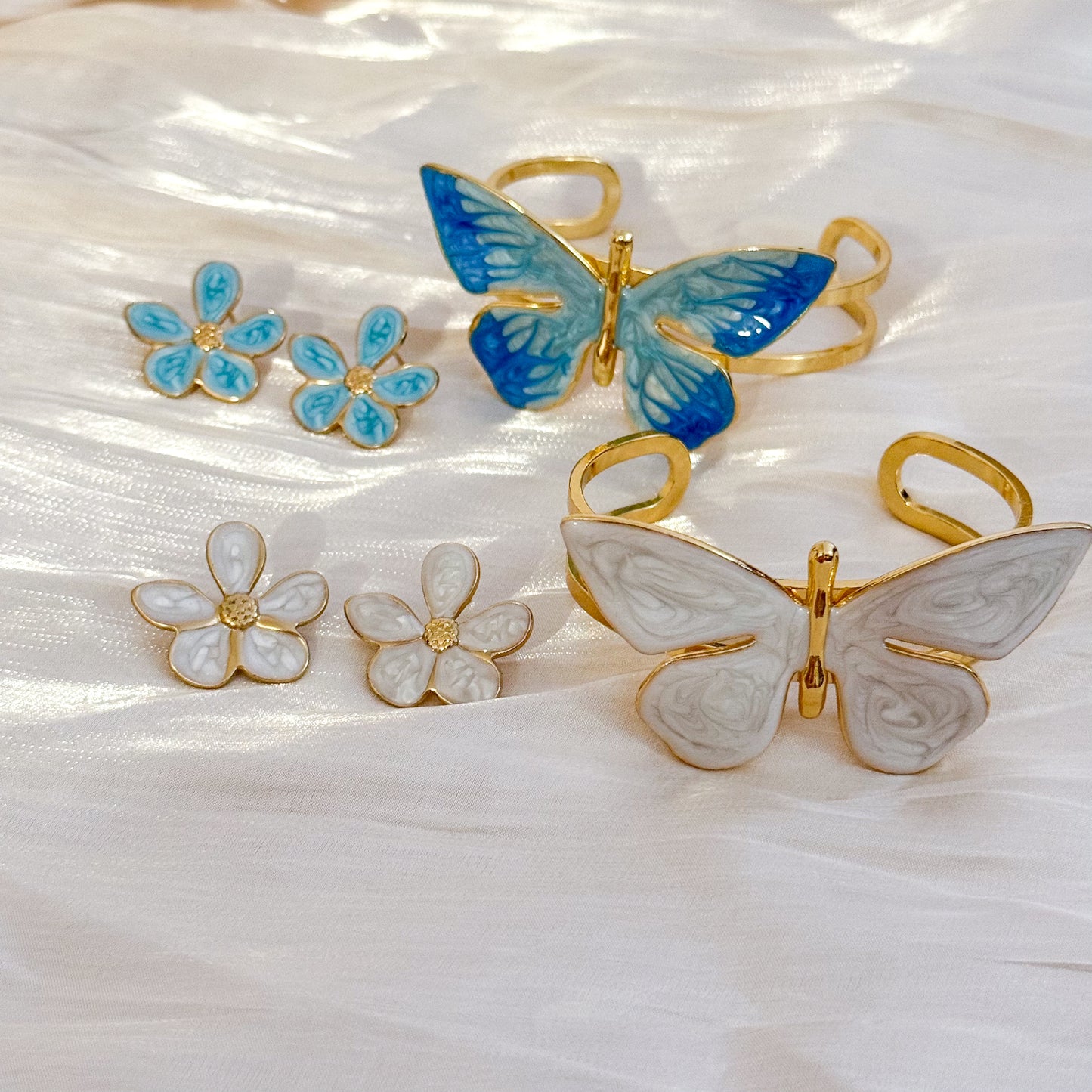 Pendientes Flor Cielo  3 Colores（Flor Esmaltada Azul Serena）