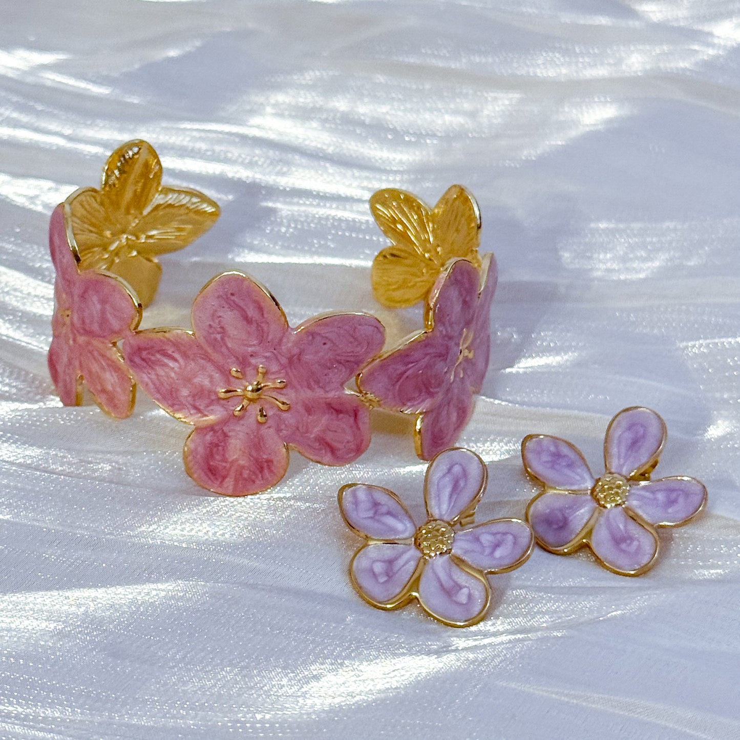 Pendientes Flor Cielo  3 Colores（Flor Esmaltada Azul Serena）