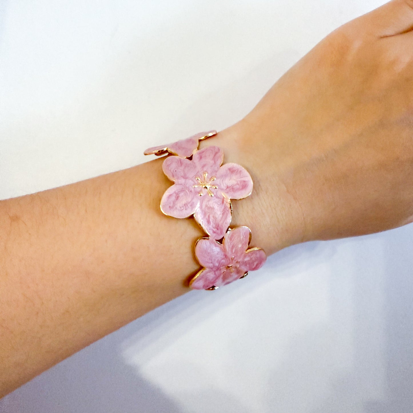 Brazalete Jardín Rosa  （Pulsera Ajustable Flores Esmaltadas Rosas）